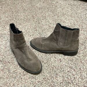 Stuart weitzman leather Chelsea boots